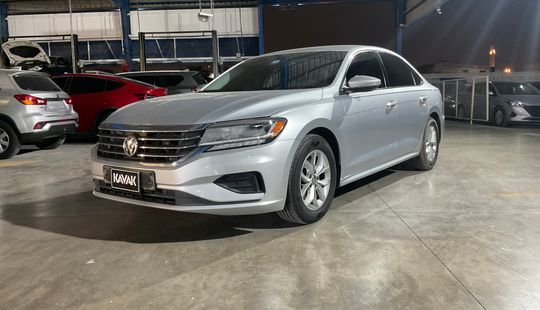 Volkswagen • Passat