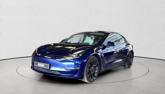 Tesla • Model 3