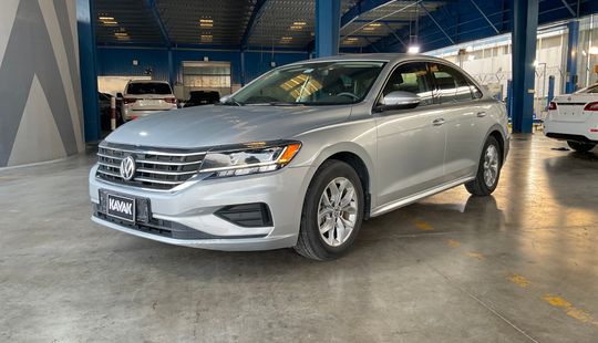 Volkswagen • Passat