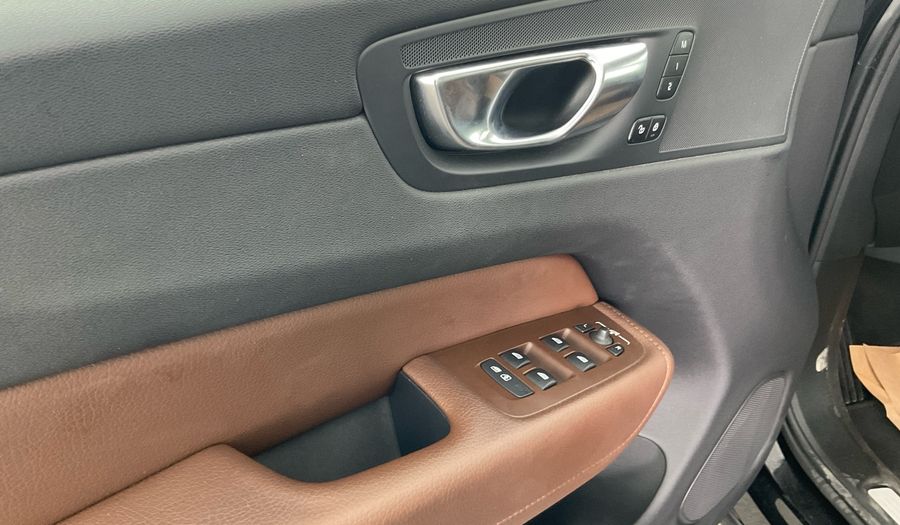 Volvo Xc60 2.0 T5 250 FWD MOMENTUM AUTO Suv 2021