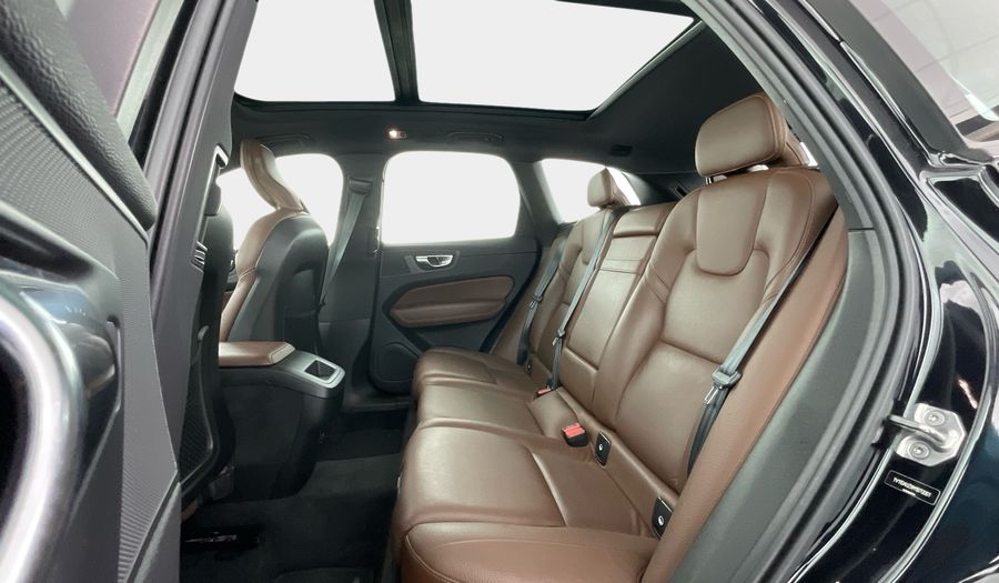Volvo Xc60 2.0 T5 250 FWD MOMENTUM AUTO Suv 2021