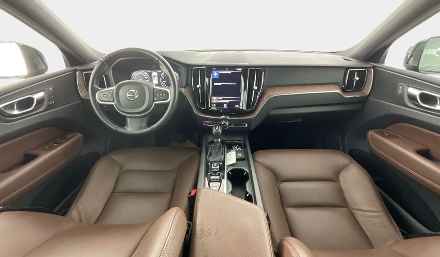 Volvo Xc60 2.0 T5 250 FWD MOMENTUM AUTO Suv 2021