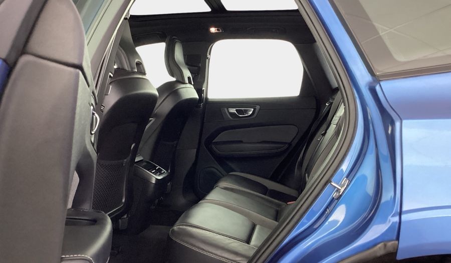 Volvo Xc60 2.0 T5 AWD R-DESIGN AUTO SRF Suv 2021