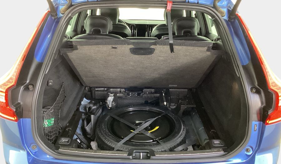 Volvo Xc60 2.0 T5 AWD R-DESIGN AUTO SRF Suv 2021