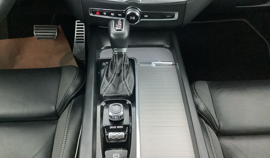 Volvo Xc60 2.0 T5 AWD R-DESIGN AUTO SRF Suv 2021