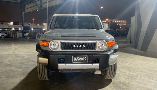 Toyota • FJ Cruiser