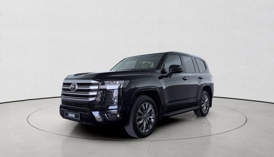 Toyota • Land Cruiser