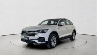 Volkswagen • Touareg