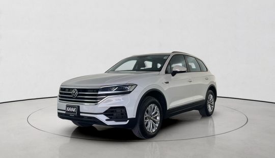Volkswagen • Touareg