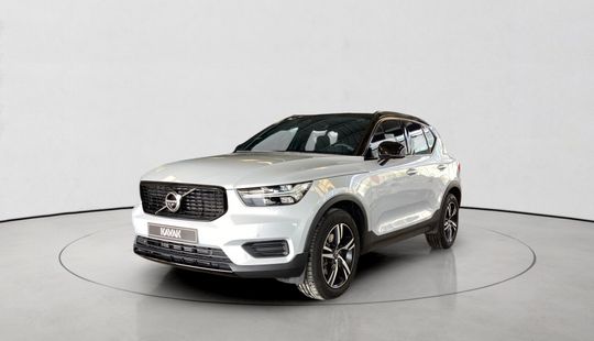 Volvo • XC40