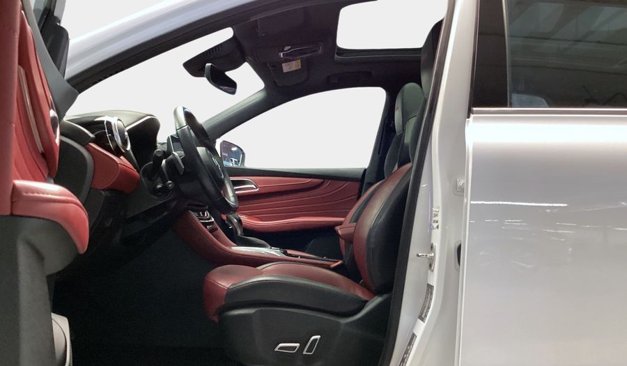 Mg Hs TROPHY Suv 2023