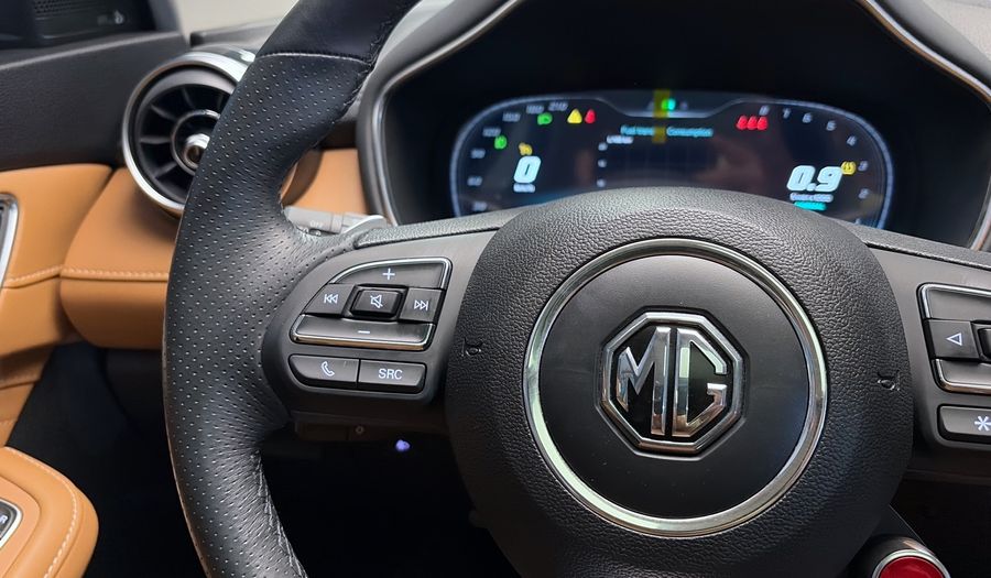 Mg Hs TROPHY Suv 2023