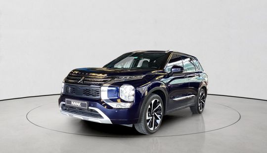 Mitsubishi • Outlander