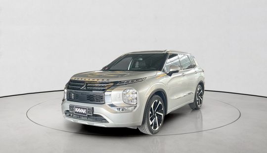 Mitsubishi • Outlander