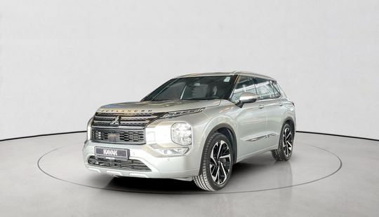 Mitsubishi • Outlander