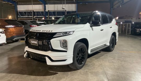 Mitsubishi • Montero Sport
