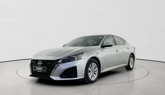 Nissan • Altima