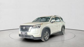 Nissan • Pathfinder