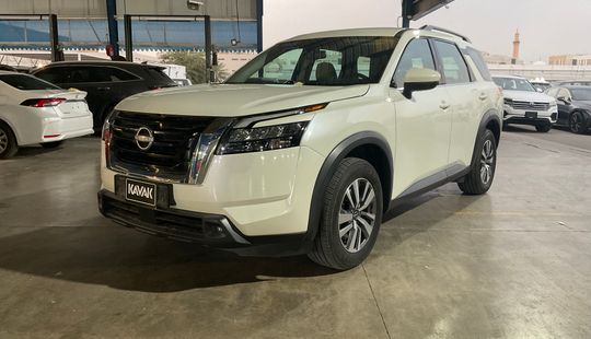 Nissan • Pathfinder