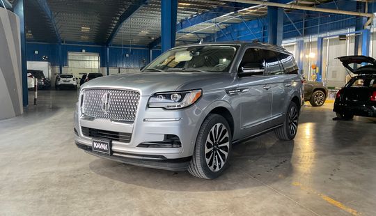 Lincoln • Navigator