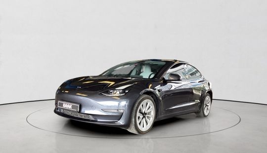 Tesla • Model 3