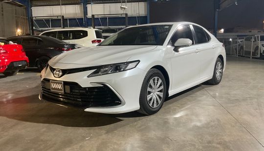Toyota • Camry