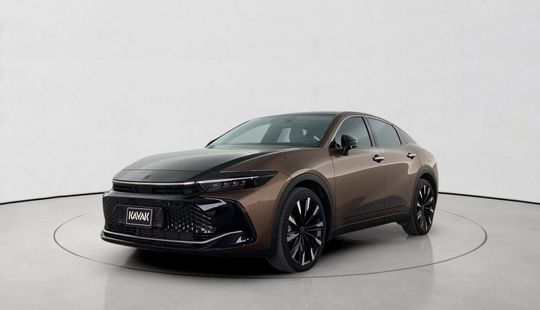 Toyota • Crown