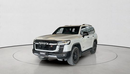Toyota • Land Cruiser