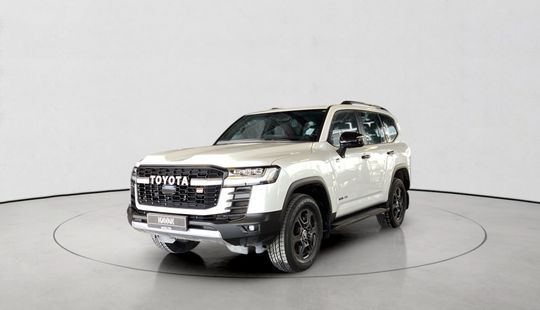 Toyota • Land Cruiser