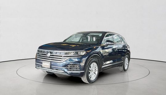 Volkswagen • Touareg