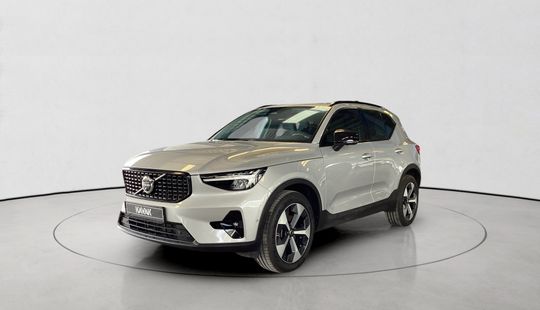 Volvo • XC40