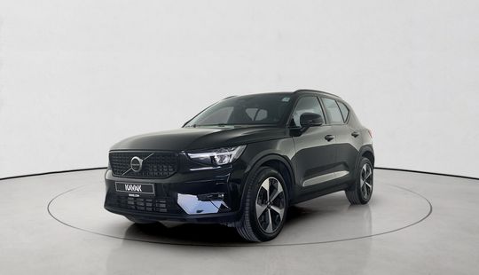 Volvo • XC40