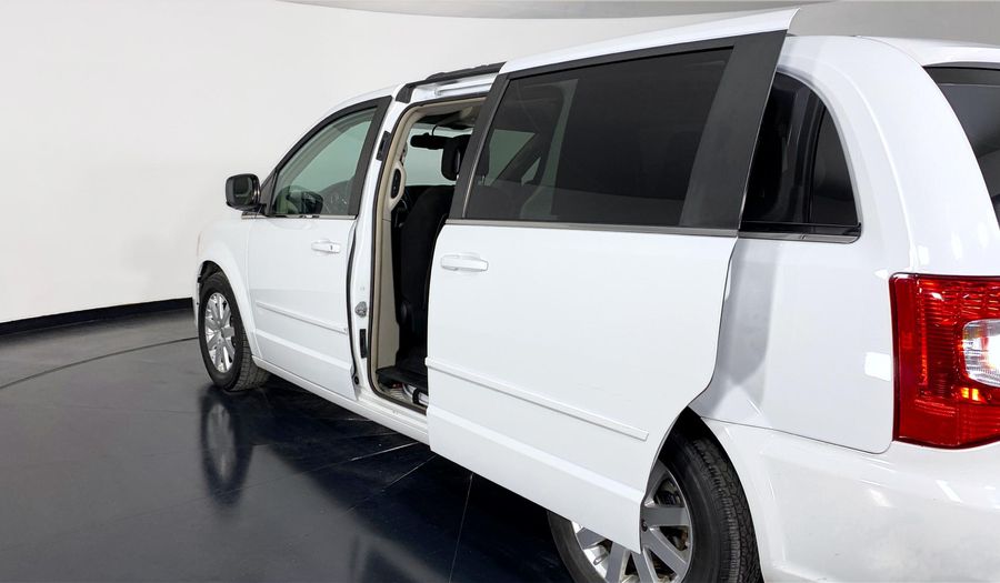 Chrysler Town & Country 3.6 TOURING Minivan 2016