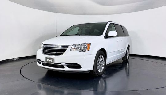 Chrysler • Town & Country
