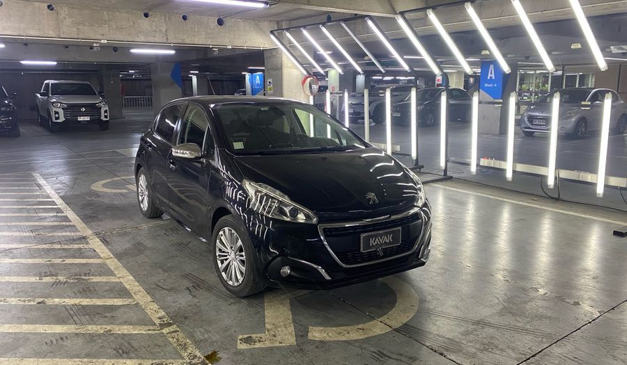 Peugeot 208 1.2 PURETECH 82 HP SIGNATURE Hatchback 2020