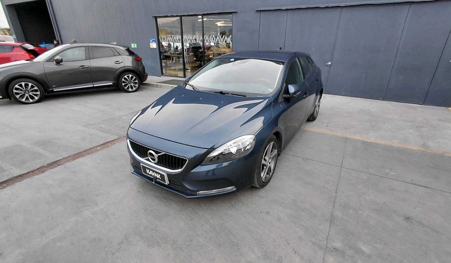 Volvo V40 2.0 T3 COMFORT Hatchback 2017