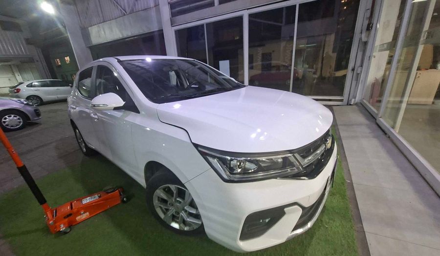 Chevrolet Sail 1.5 LT R Hatchback 2024