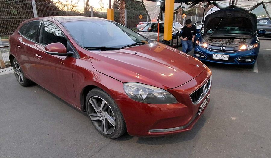Volvo V40 2.0 D2 AUTO Hatchback 2017