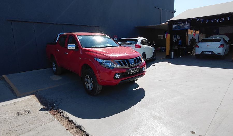 Mitsubishi L200 2.4 TD KATANA DC CR Pickup 2019