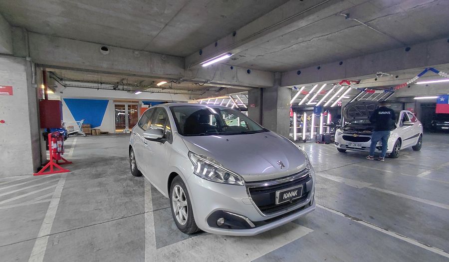 Peugeot 208 1.6 HDI 92 HP ACTIVE PACK Hatchback 2017
