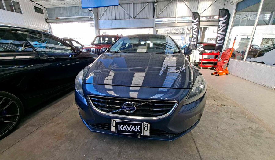 Volvo V40 1.6 D2 COMFORT Hatchback 2015