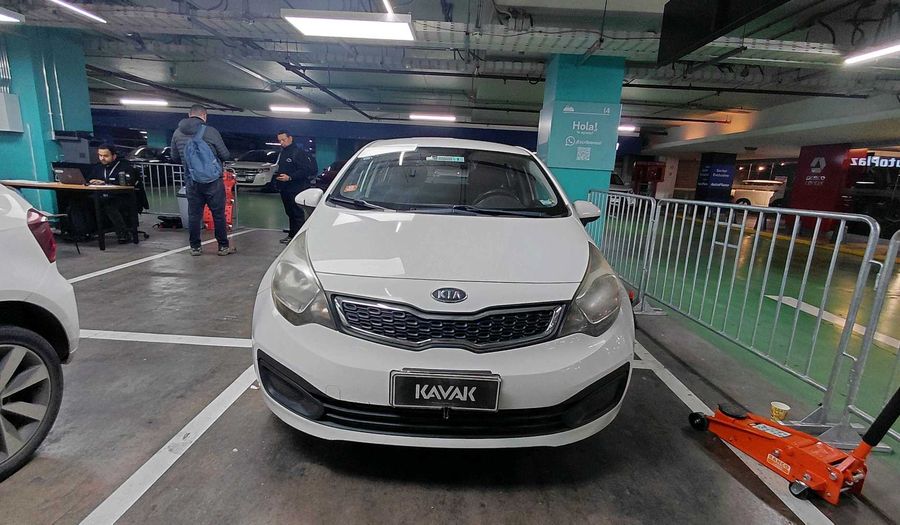 Kia Rio 4 1.4 EX Sedan 2012