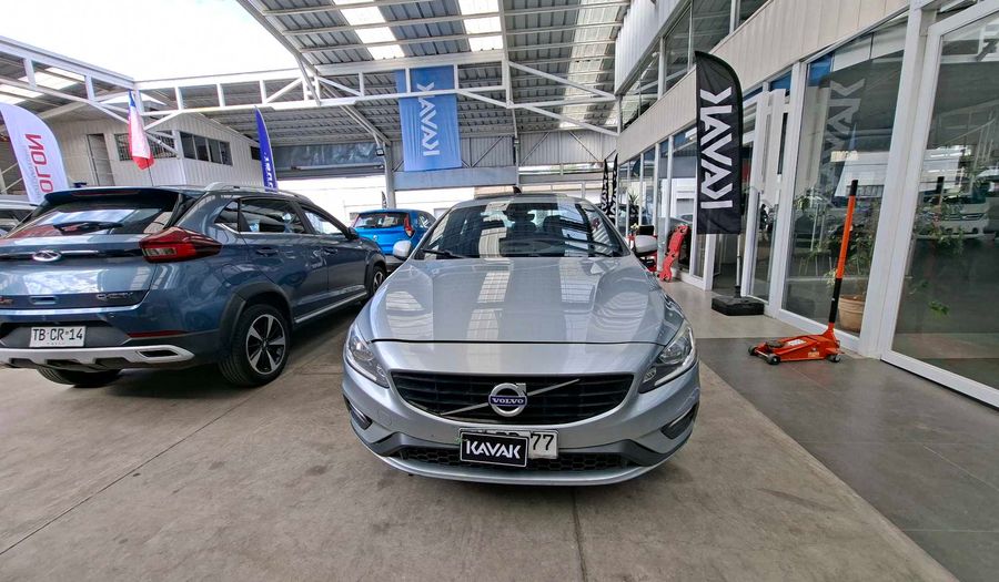 Volvo S60 2.0 T5 R-DESIGN AUTO Sedan 2019