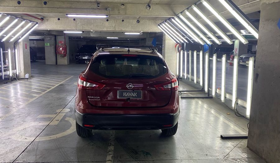 Nissan Qashqai 2.0 ADVANCE Hatchback 2015
