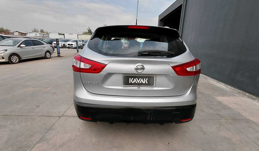 Nissan Qashqai 2.0 SENSE Hatchback 2015