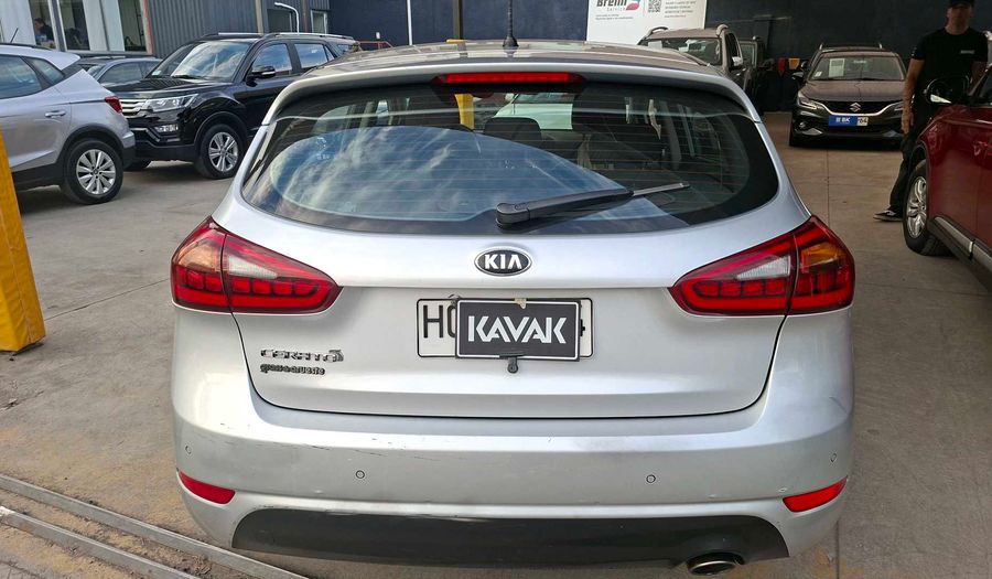 Kia Cerato 5 1.6 SX DAB AC ABS Hatchback 2015