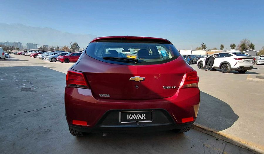 Chevrolet Onix 1.4 LT Hatchback 2017