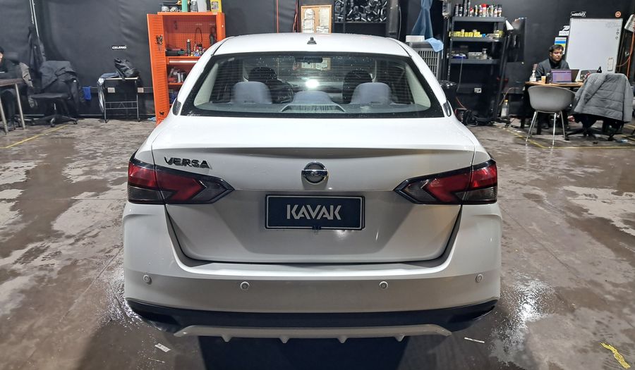 Nissan Versa 1.6 SENSE Sedan 2022