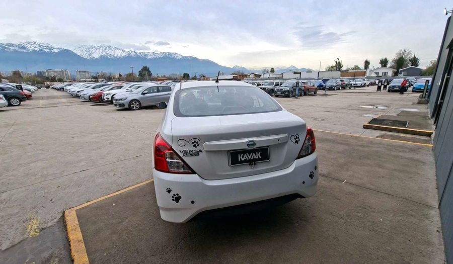 Nissan Versa 1.6 SENSE Sedan 2020