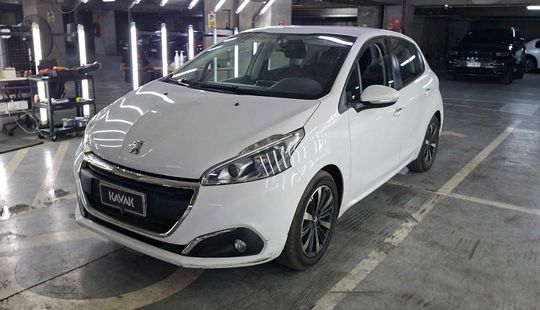 Peugeot • 208